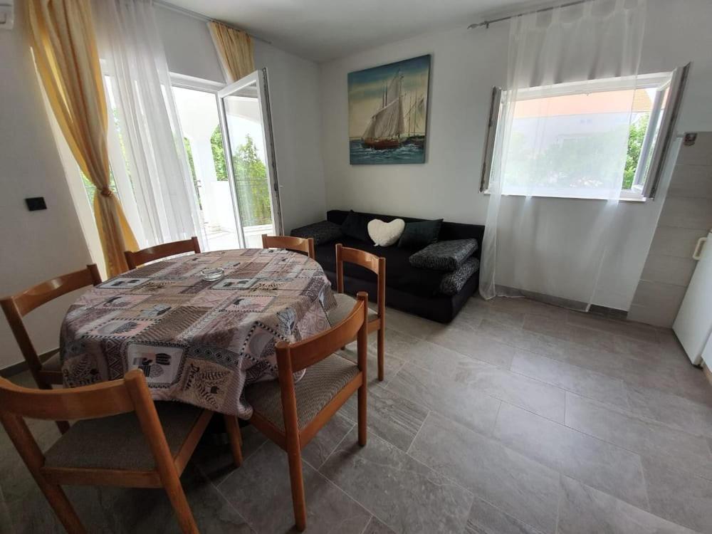 Apartmani Lucija Maslenica Ngoại thất bức ảnh